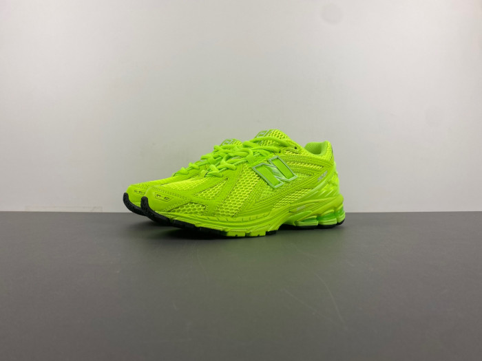 New Balance 1906R ''Neon Green'' ASOS Exclusive M1906RAA