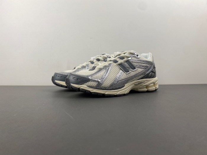 New Balance 1906R ''Grey Silver'' M1906RFS