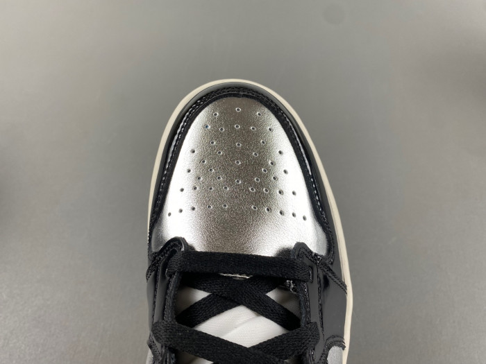 Air Jordan 1 Mid SE GS 