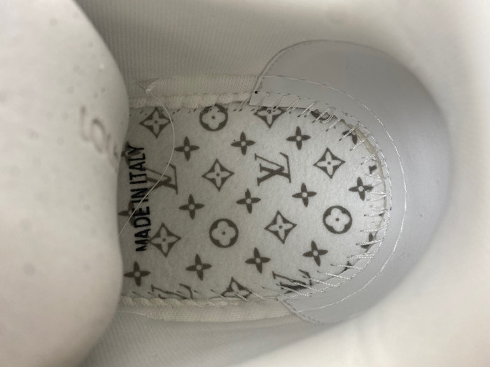 LV TRAINER SNEAKER LV-000558