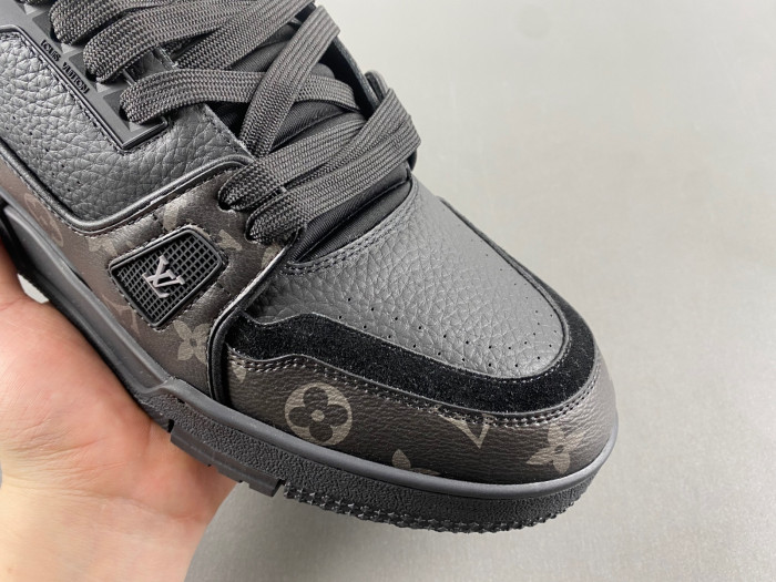 LV TRAINER SNEAKER LVT-000616