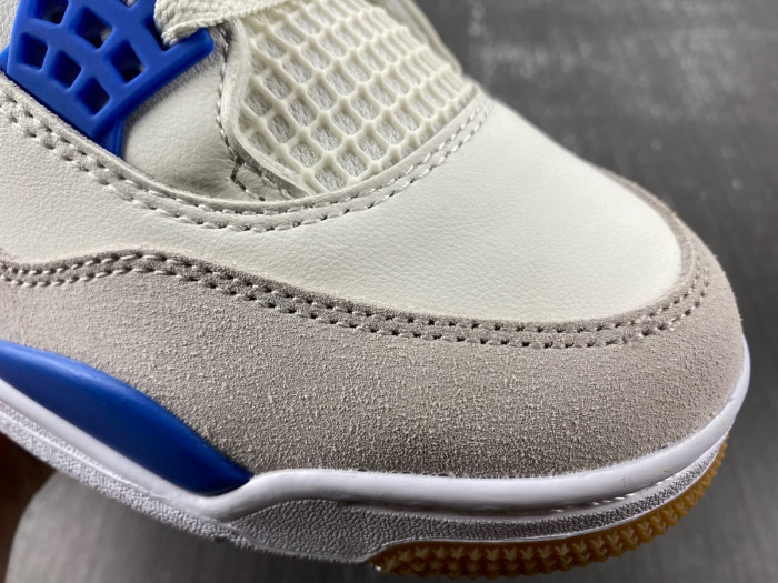 Nike SB x Air Jordan 4 “Sapphire”