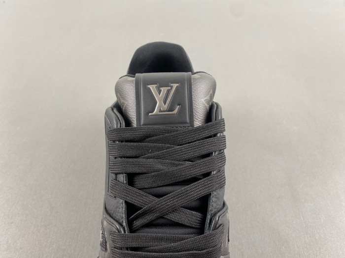 LV TRAINER SNEAKER LVT-000616