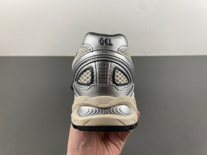 As*ic*s gel-kahana tr v4 silver white 1203a497-200