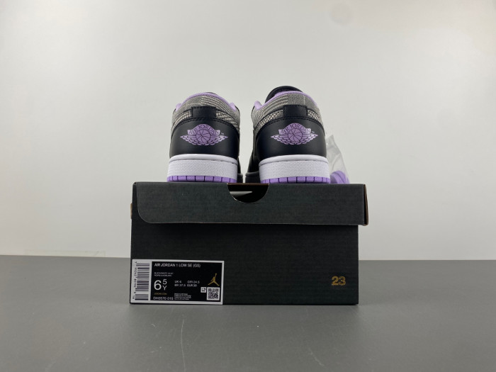 Air Jordan 1 Low SE 