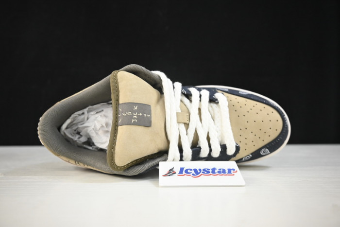 Travis Scott x Nike SB Dunk Low CT5053-001