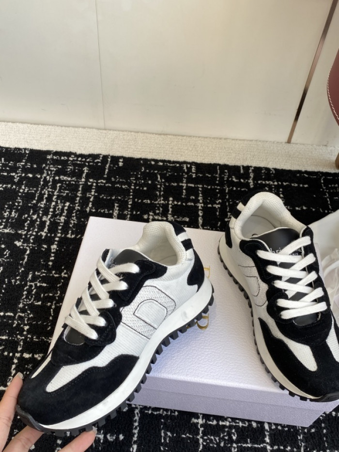 DIOR SNEAKERS