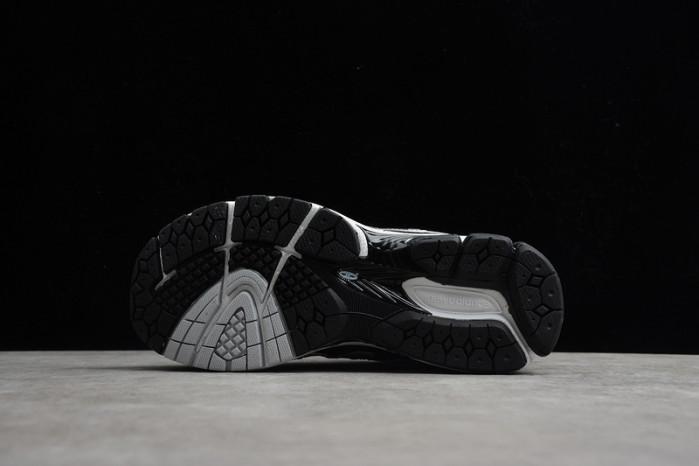 NEW BALANCE SNEAKER 001