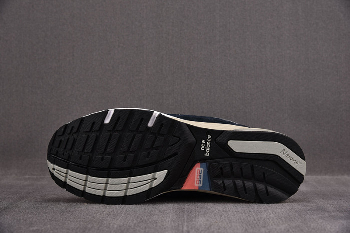 NEW BALANCE SNEAKER NB057