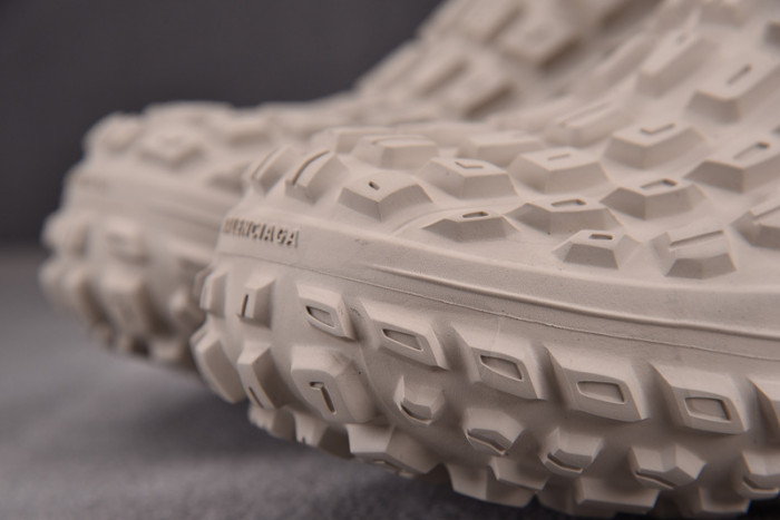 DEFENDER SNEAKER DS006