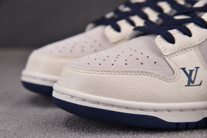 NIKE DUNK SB Low Retro LV