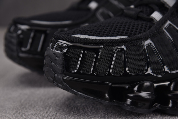 NIKE Neymar Jr. x Shox TL 