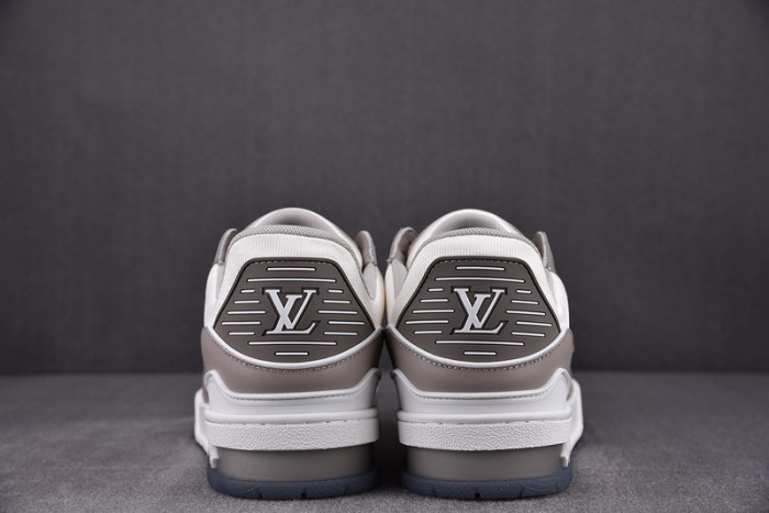LV SNEAKER LV-000125
