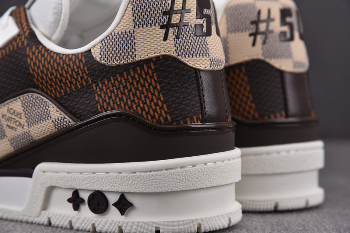 LV SNEAKER LV-000127