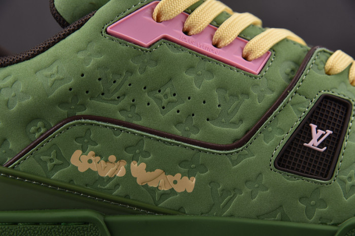 LV TRAINER SNEAKER LV-000592