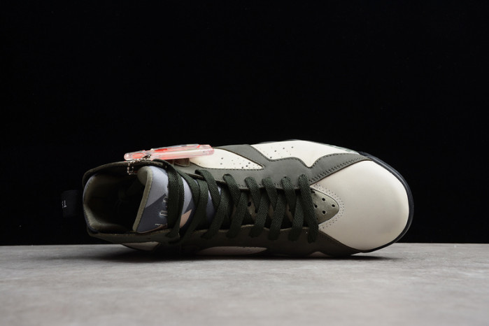 PATTA X AIR JORDAN 7 RETRO OG SP “ICICLE” AT3375-100