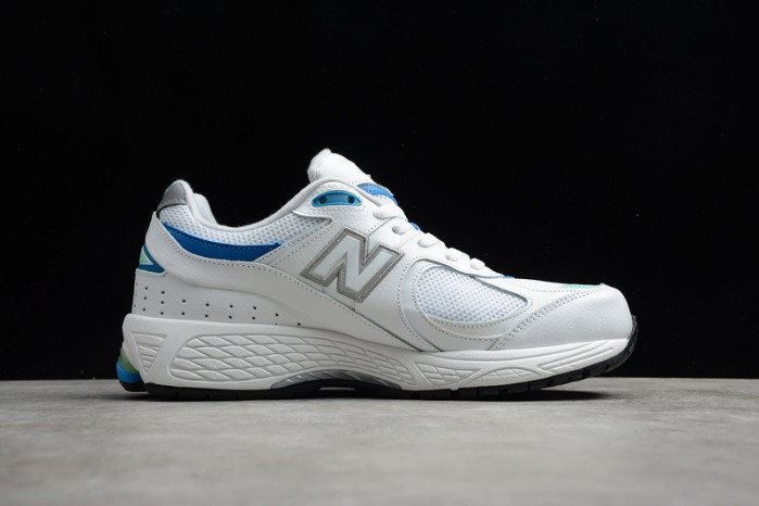 NEW BALANCE SNEAKER 004