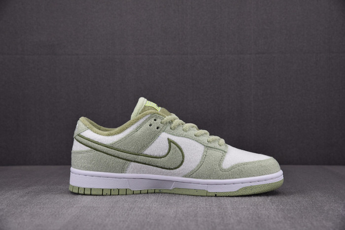 Nike Dunk Low SE Fleece Pack Honeydew (W) DQ7579-300