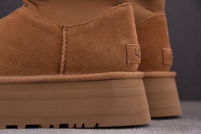 UGG Classic Dipper Boot