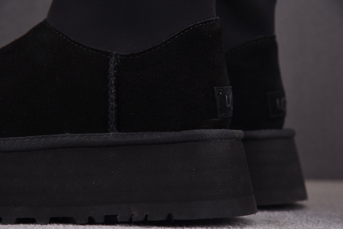 UGG Classic Dipper Boot