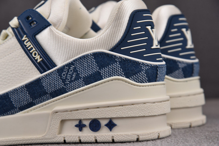 LV TRAINER SNEAKER LV-000575