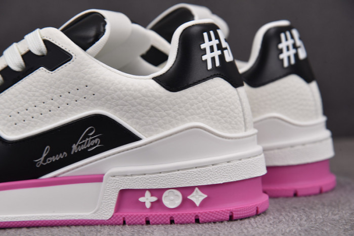 LV TRAINER SNEAKER LV-000560