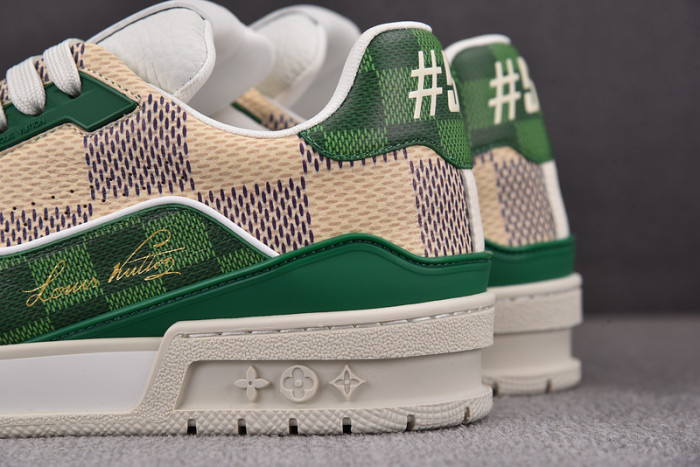 LV TRAINER SNEAKER LV-000591