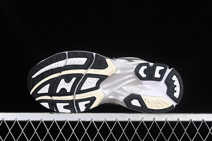 As*ic*s gel kayano 14 