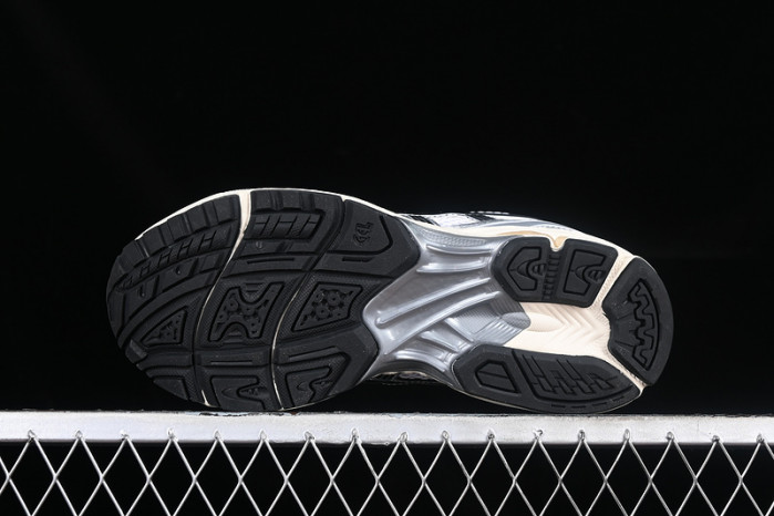 As*ic*s gel kayano 14 