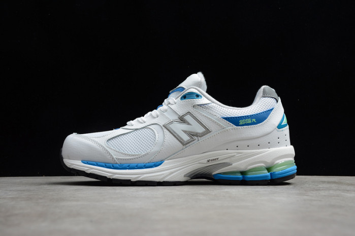 NEW BALANCE SNEAKER 004