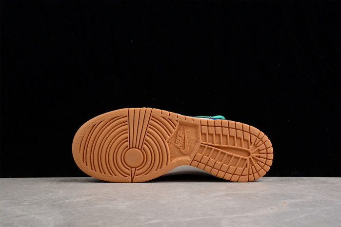 Dunk Low SE "Free .99"