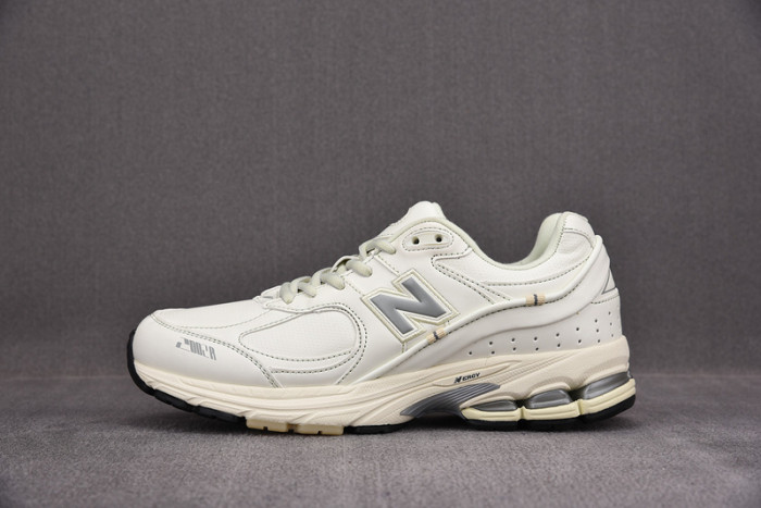 NEW BALANCE SNEAKER NB049