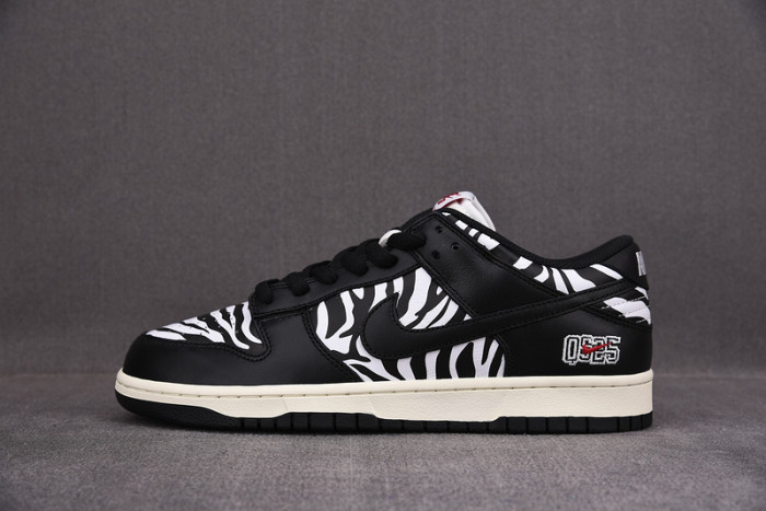Quartersnacks x Nike SB Dunk Low DM3510-001