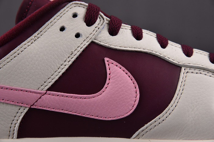 Nike Dunk Low "Valentine