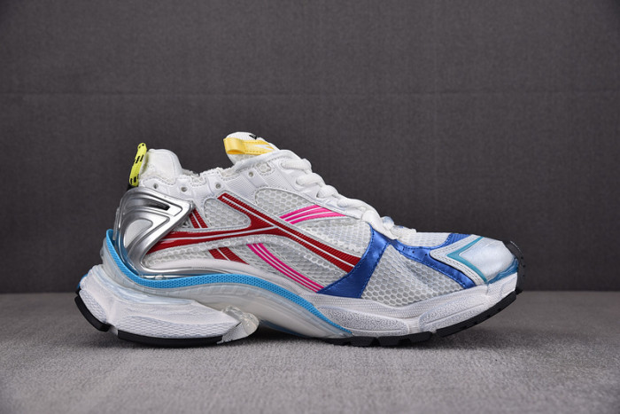 RUNNER SNEAKER RS052