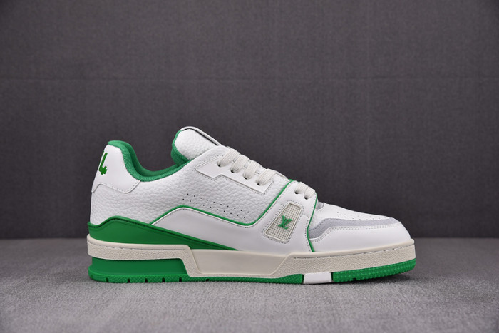 LV SNEAKER LV-000130