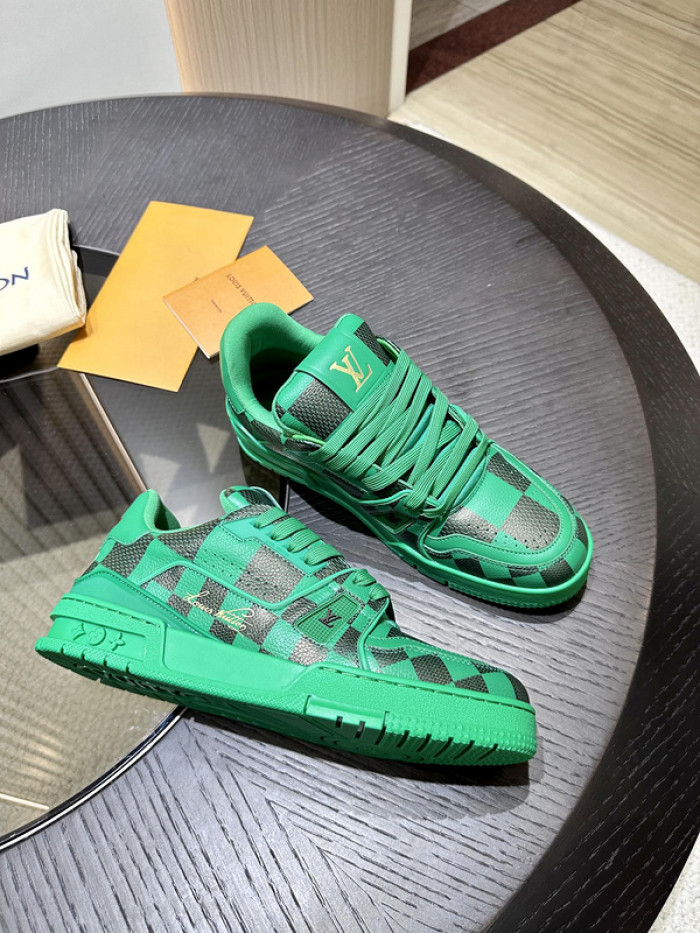 LV SNEAKER LV-000177