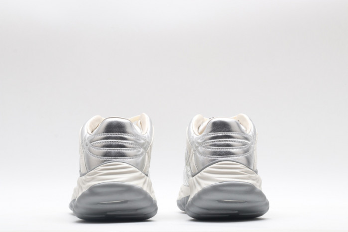 G*u*i* trainer sneaker115