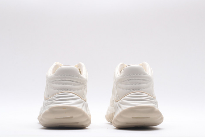 G*u*i* trainer sneaker116