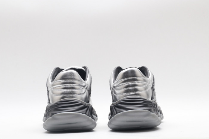 G*u*i* trainer sneaker119