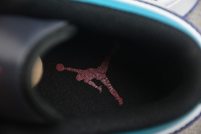 AIR JORDAN 1 LOW COURT PURPLE TROPICAL TWIST 553558-154