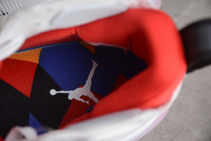 AIR JORDAN 37 HARE DD6958-160