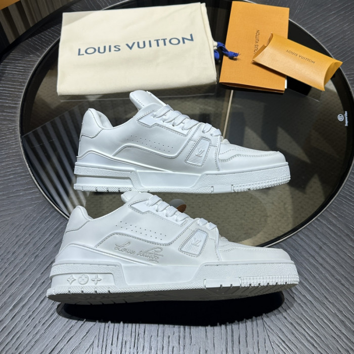 LV TRAINER SNEAKER LV-000604