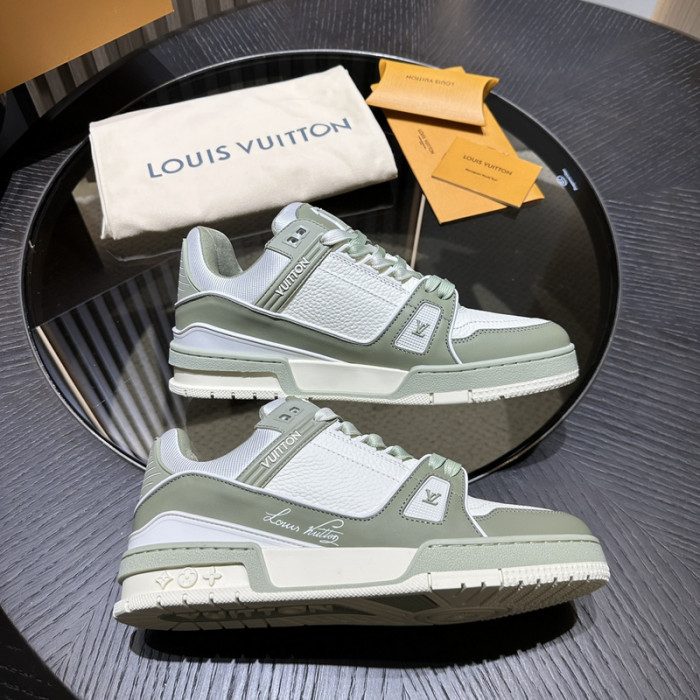 LV TRAINER SNEAKER LV-000570