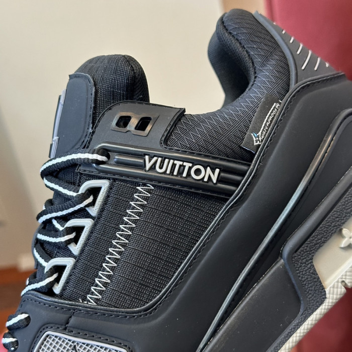 LV TRAINER SNEAKER LVT-000625