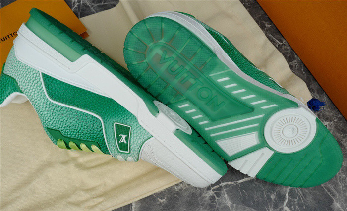 LV SNEAKER LV-000269