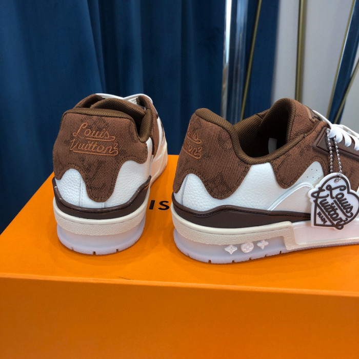 LV SNEAKER LV-000322