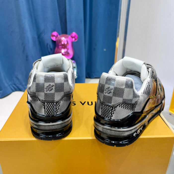 LV SNEAKER LV-000389