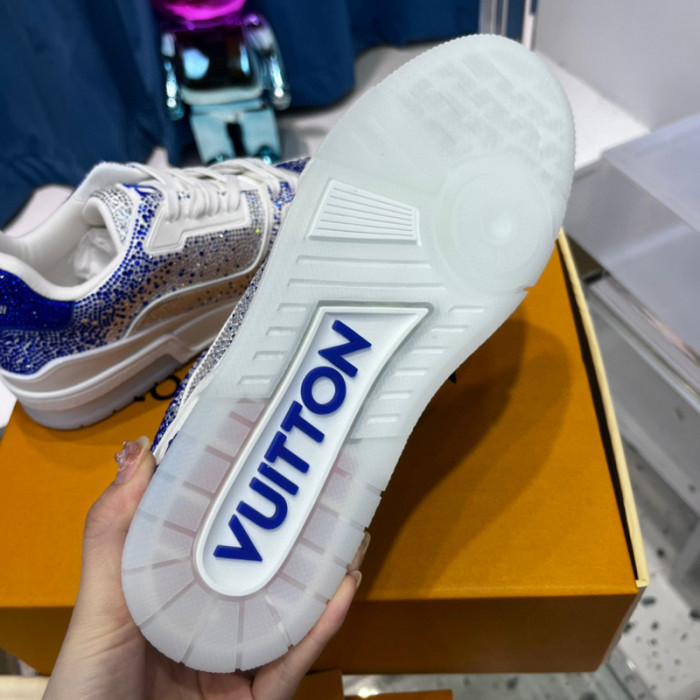 LV SNEAKER LV-000395