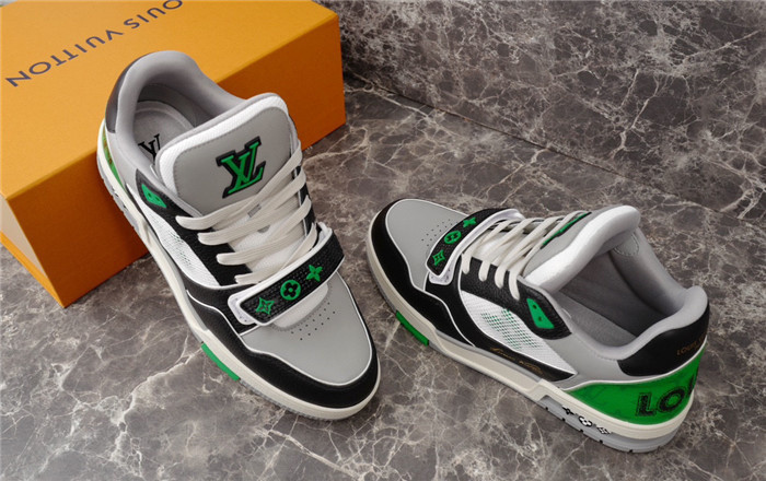 LV SNEAKER LV-000195